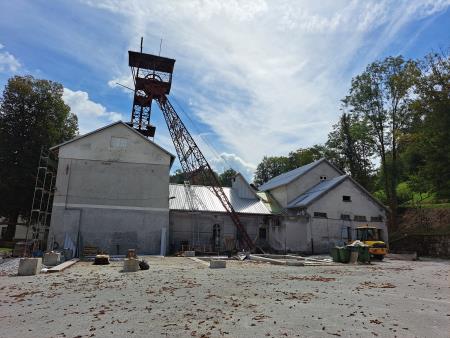24 UNESCO spomenik po menjavi strehe in odstranitvi začasnega objekta, ki je dolga leta kvaril veduto na spomenik in onemogočal izvedbo dogodkov na prostem